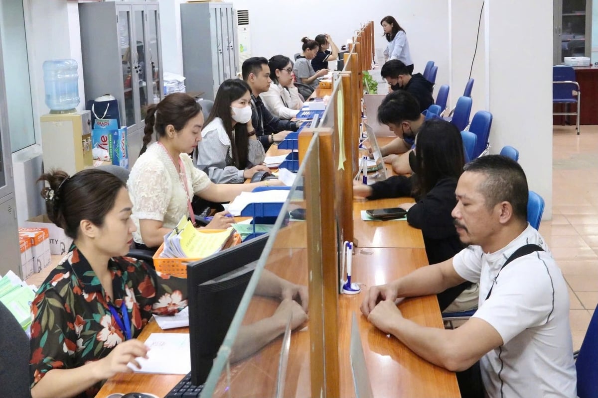 Trung tâm Dịch vụ việc làm Hà Nội công bố báo cáo về tình hình tuyển dụng và nhu cầu tìm kiếm việc làm của lao động tháng 4/2025. Ảnh: Hoài Thơ. Trung tâm Dịch vụ việc làm Hà Nội công bố báo cáo về tình hình tuyển dụng và nhu cầu tìm kiếm việc làm của lao động tháng 4/2025. Ảnh: Hoài Thơ.