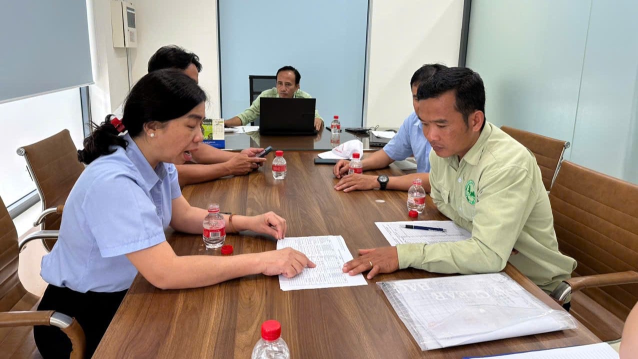 Cán bộ Chi cục Trồng trọt và Bảo vệ thực vật Bình Dương làm việc với Công ty cổ phần Nông lâm nghiệp Bình Dương. Ảnh: Chi cục TT-BVTV Bình Dương. Cán bộ Chi cục Trồng trọt và Bảo vệ thực vật Bình Dương làm việc với Công ty cổ phần Nông lâm nghiệp Bình Dương. Ảnh: Chi cục TT-BVTV Bình Dương.