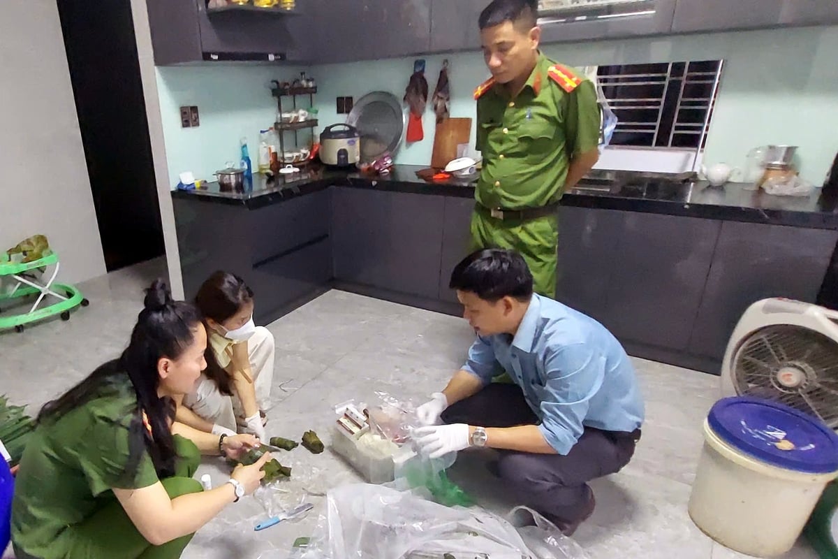 Lực lượng chức năng phát hiện hành vi sử dụng hàn the trong sản xuất chả tại 2 cơ sở nằm trên địa bàn thành phố Đông Hà. Ảnh: Đoàn kiểm tra cung cấp. Lực lượng chức năng phát hiện hành vi sử dụng hàn the trong sản xuất chả tại 2 cơ sở nằm trên địa bàn thành phố Đông Hà. Ảnh: Đoàn kiểm tra cung cấp.