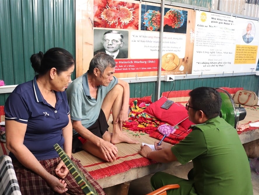 Có nhiều bệnh nhân từ xa, ung thư giai đoạn cuối, đang được chữa trị tại cơ sở. Ảnh: Hữu Tình. Có nhiều bệnh nhân từ xa, ung thư giai đoạn cuối, đang được chữa trị tại cơ sở. Ảnh: Hữu Tình.