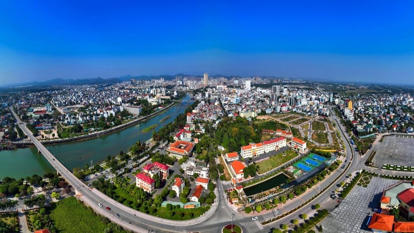 Bộ mặt đô thị sôi động của thành phố cửa khẩu Móng Cái. Ảnh: SGO. Bộ mặt đô thị sôi động của thành phố cửa khẩu Móng Cái. Ảnh: SGO.