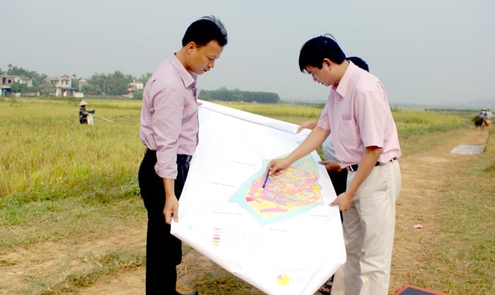 Bộ Nông nghiệp và Môi trường đề nghị dừng việc kiểm kê đất đai, lập bản đồ hiện trạng sử dụng đất đai năm 2024 đối với cấp huyện, tạm dừng cấp tỉnh đến khi hoàn thành sắp xếp theo địa giới đơn vị hành chính mới. Ảnh minh họa. Bộ Nông nghiệp và Môi trường đề nghị dừng việc kiểm kê đất đai, lập bản đồ hiện trạng sử dụng đất đai năm 2024 đối với cấp huyện, tạm dừng cấp tỉnh đến khi hoàn thành sắp xếp theo địa giới đơn vị hành chính mới. Ảnh minh họa.