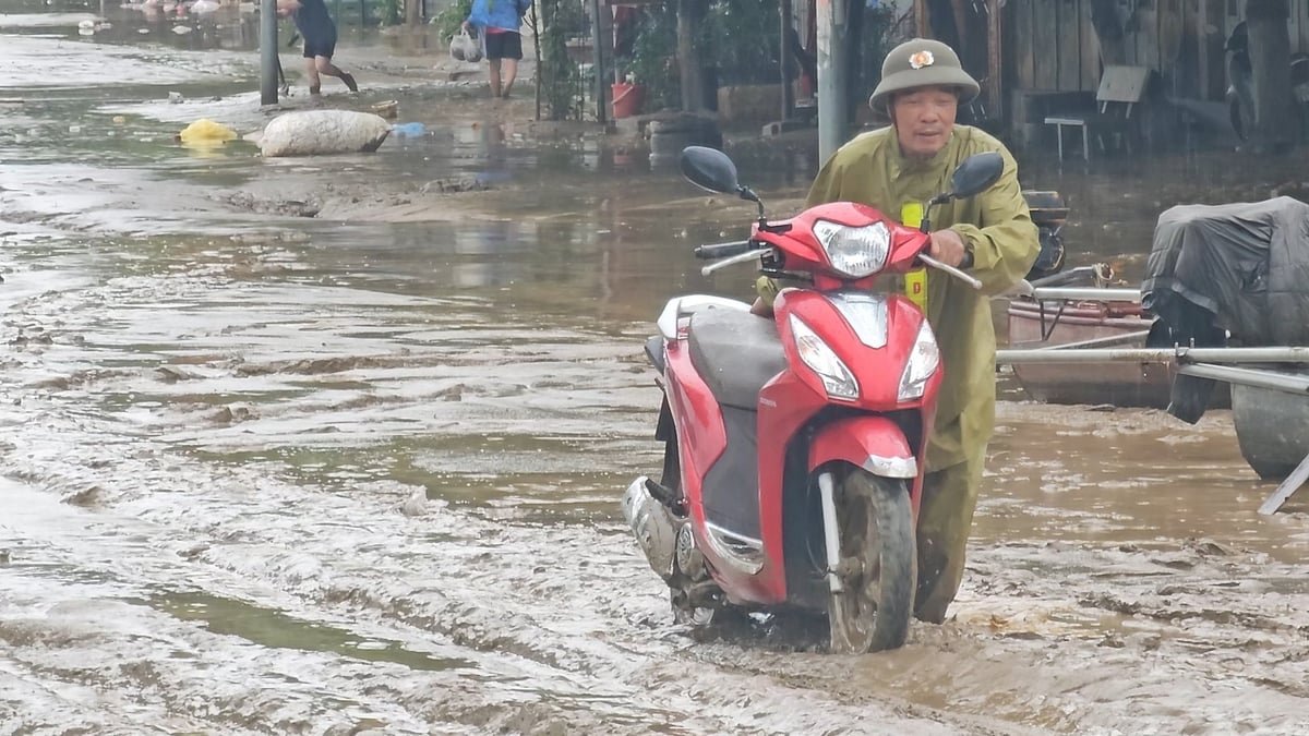 Bão số 3 năm 2024 gây ngập lụt ở thành phố Lào Cai. Ảnh: H.Đ. Bão số 3 năm 2024 gây ngập lụt ở thành phố Lào Cai. Ảnh: H.Đ.
