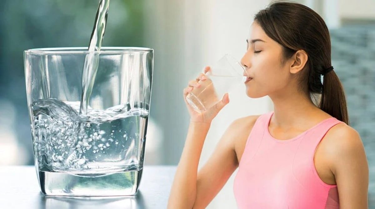 Quá trình giảm cân luôn phải cung cấp đủ nước cho cơ thể. Quá trình giảm cân luôn phải cung cấp đủ nước cho cơ thể.