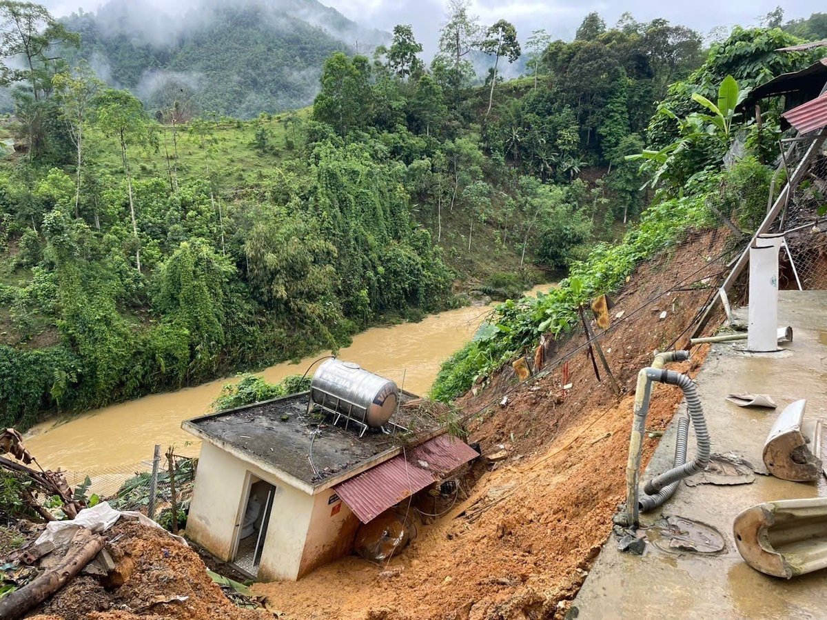 Trường Phổ thông Dân tộc bán trú Tiểu học và THCS Xuân Lập, huyện Lâm Bình, tỉnh Tuyên Quang bị sạt lở, ảnh hưởng bởi mưa lớn. Ảnh: Q. Phùng. Trường Phổ thông Dân tộc bán trú Tiểu học và THCS Xuân Lập, huyện Lâm Bình, tỉnh Tuyên Quang bị sạt lở, ảnh hưởng bởi mưa lớn. Ảnh: Q. Phùng.