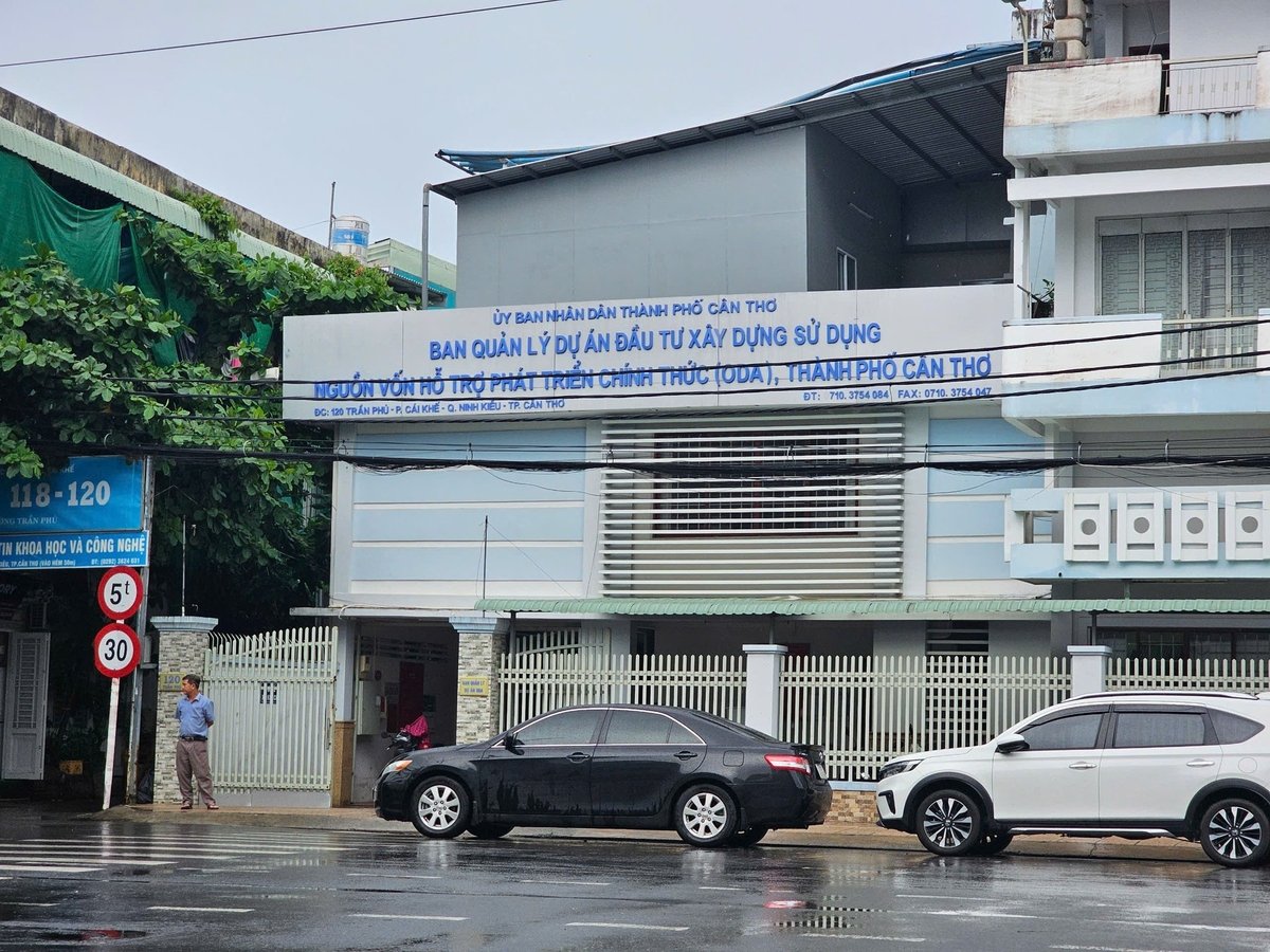 BQL dự án ODA Cần Thơ đang phối hợp với các sở, ban, ngành hoàn thiện thủ tục trình phê duyệt điều chỉnh nguồn vốn. Thời gian để hoàn thành các hạng mục còn lại của Dự án 3 là ngày 30/12/2027. Ảnh: Kim Anh. BQL dự án ODA Cần Thơ đang phối hợp với các sở, ban, ngành hoàn thiện thủ tục trình phê duyệt điều chỉnh nguồn vốn. Thời gian để hoàn thành các hạng mục còn lại của Dự án 3 là ngày 30/12/2027. Ảnh: Kim Anh.