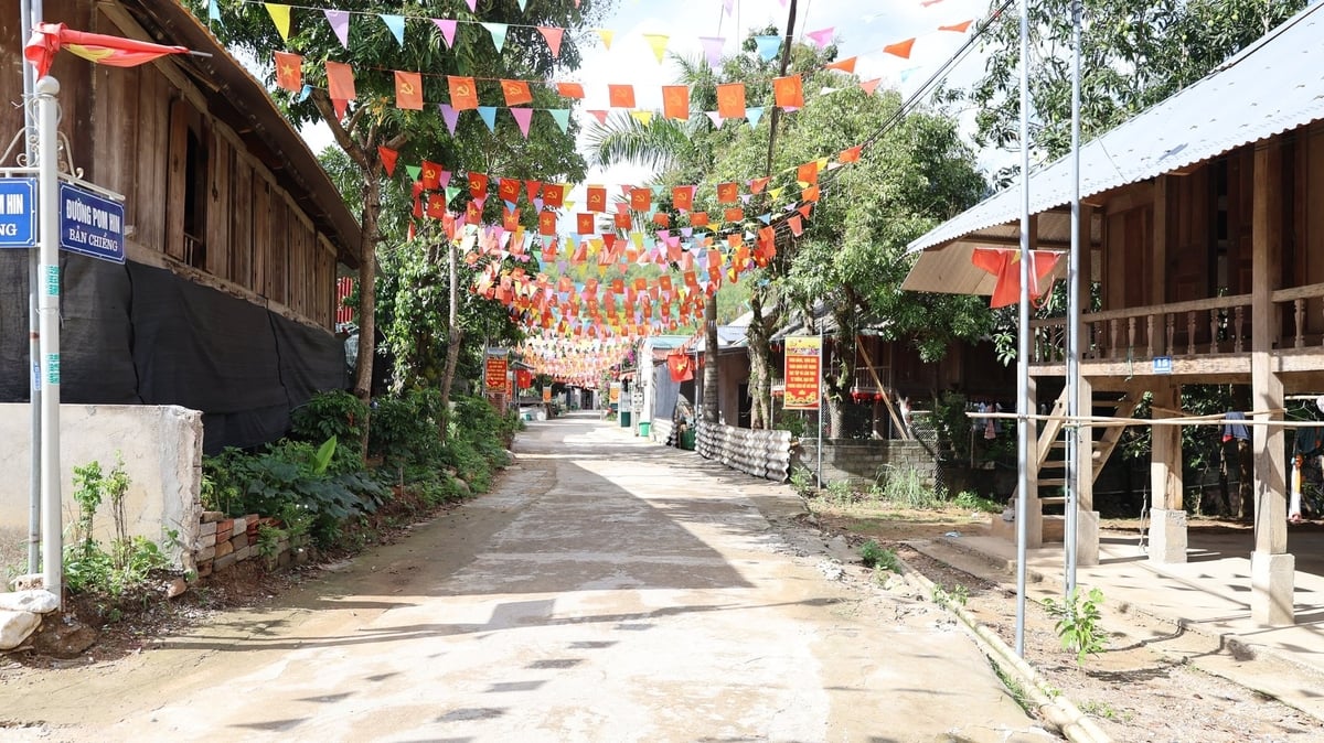 Bản Chiềng, xã Mường Mìn đã đạt chuẩn nông thôn mới nâng cao. Ảnh: Thanh Tâm Bản Chiềng, xã Mường Mìn đã đạt chuẩn nông thôn mới nâng cao. Ảnh: Thanh Tâm