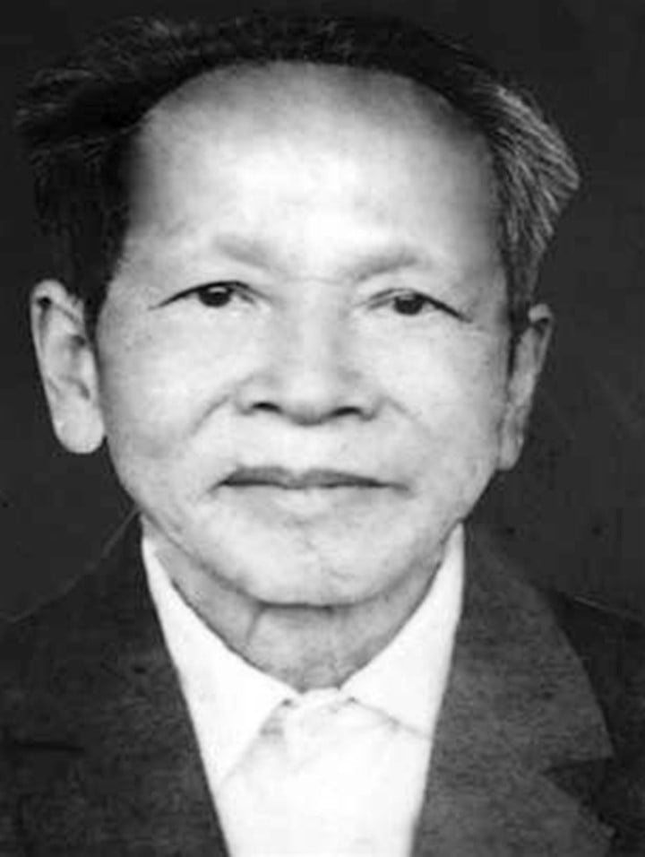 Nhà thơ Bút Tre.