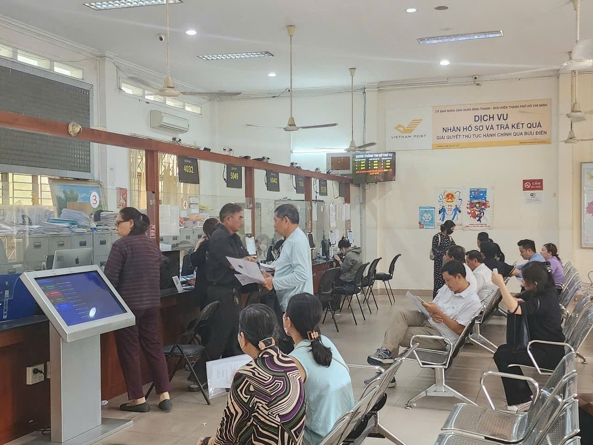 Lo ngại tiền sử dụng đất quá cao, nhiều người dân rút hồ sơ chuyển mục đích sử dụng đất. Ảnh: Thục Vy. Lo ngại tiền sử dụng đất quá cao, nhiều người dân rút hồ sơ chuyển mục đích sử dụng đất. Ảnh: Thục Vy.