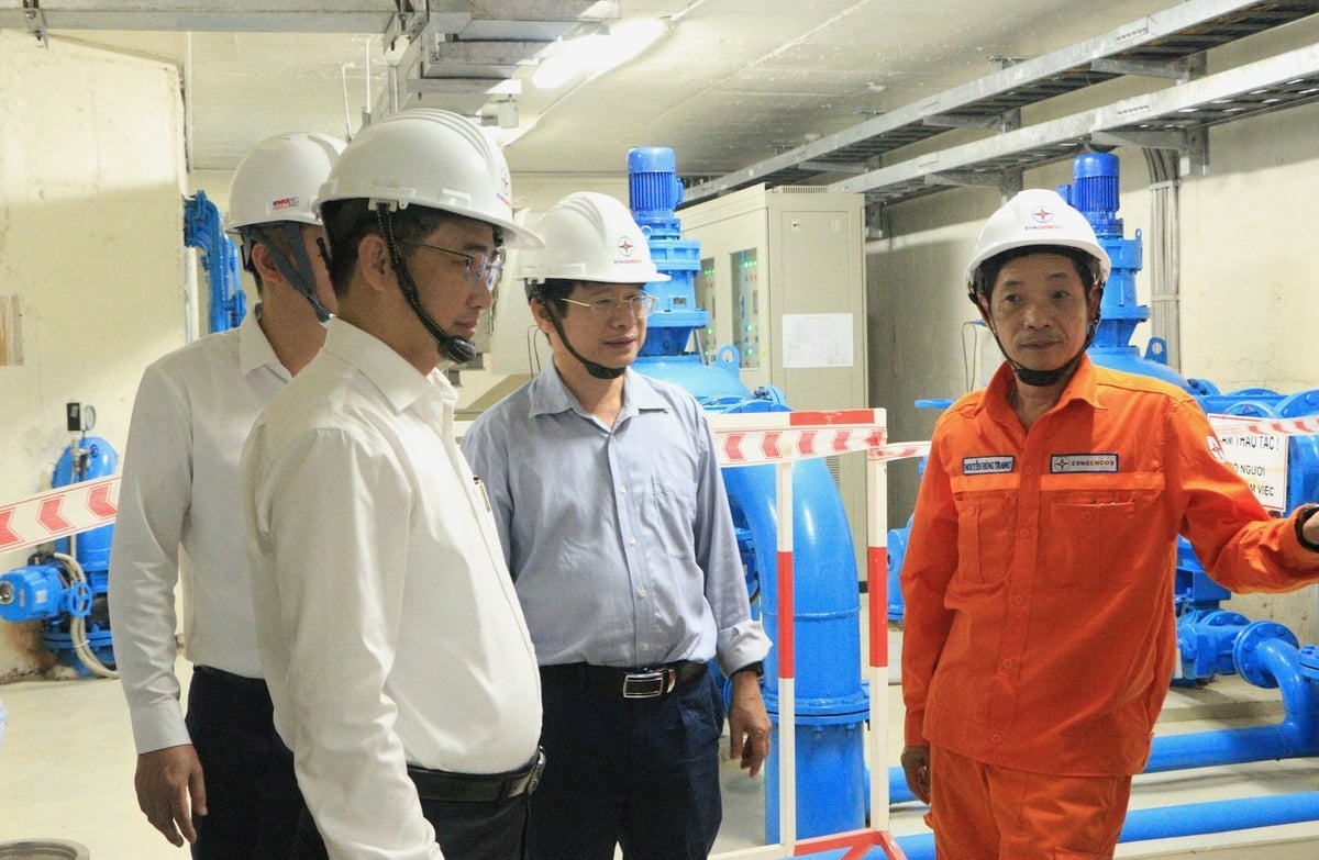 Ông Lê Văn Danh - Tổng Giám đốc EVNGENCO3 - kiểm tra công tác vận hành Nhà máy Thủy điện Buôn Tua Srah. Ảnh: EVNGENCO3. Ông Lê Văn Danh - Tổng Giám đốc EVNGENCO3 - kiểm tra công tác vận hành Nhà máy Thủy điện Buôn Tua Srah. Ảnh: EVNGENCO3.