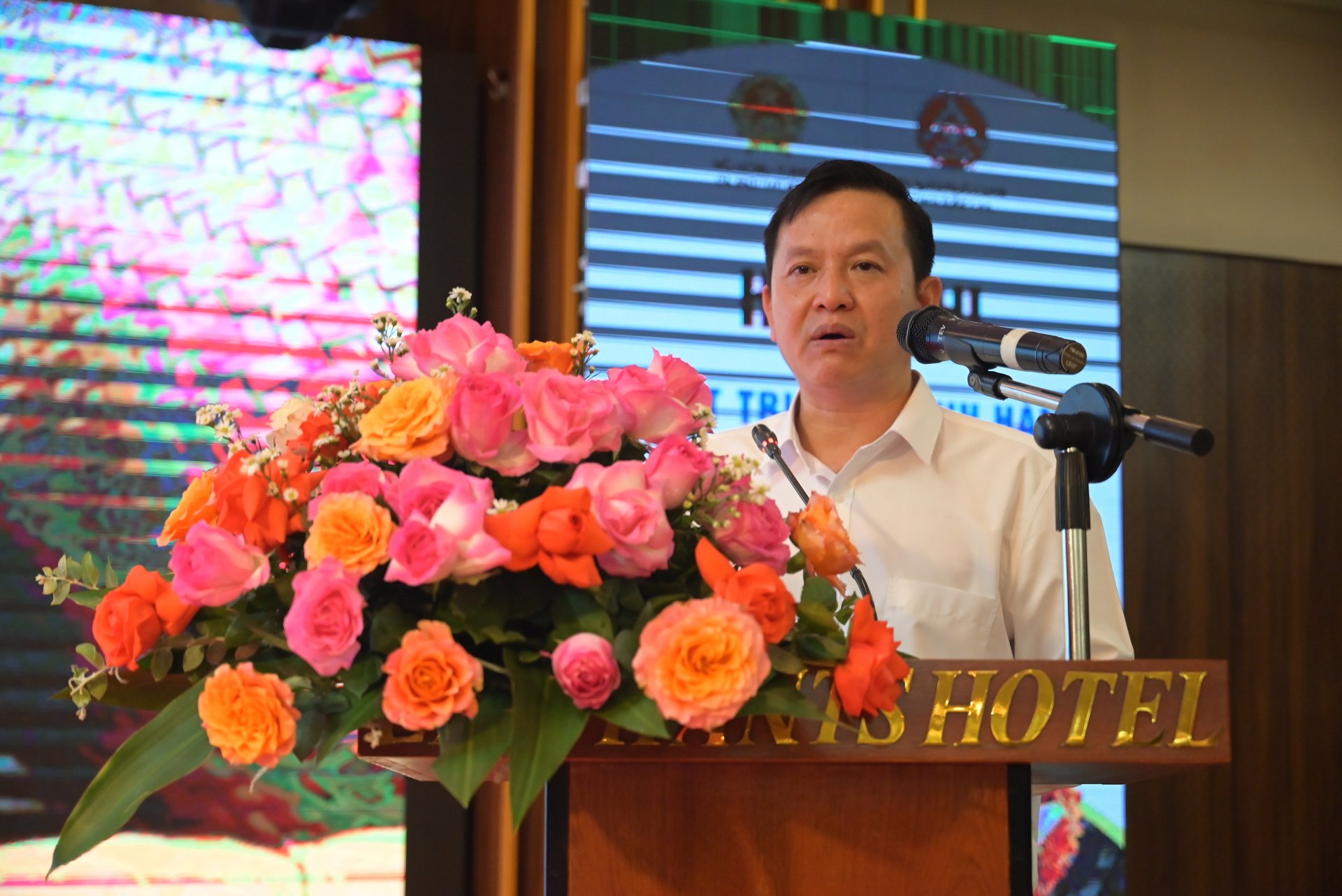 bo-truong-do-duc-duy-chu-tri-hoi-nghi-thao-go-vuong-mac-nang-cao-nang-luc-san-xuat-sau-rieng-143056_289