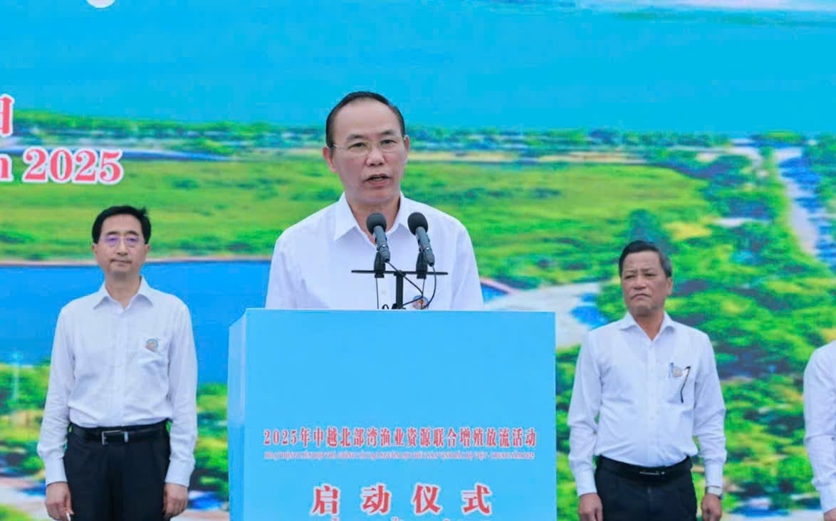 Thứ trưởng Phùng Đức Tiến tham dự và phát biểu tại Lễ thả giống tái tạo nguồn lợi thủy sản lần thứ 8 giữa Việt Nam và Trung Quốc. Ảnh: ICD. Thứ trưởng Phùng Đức Tiến tham dự và phát biểu tại Lễ thả giống tái tạo nguồn lợi thủy sản lần thứ 8 giữa Việt Nam và Trung Quốc. Ảnh: ICD.
