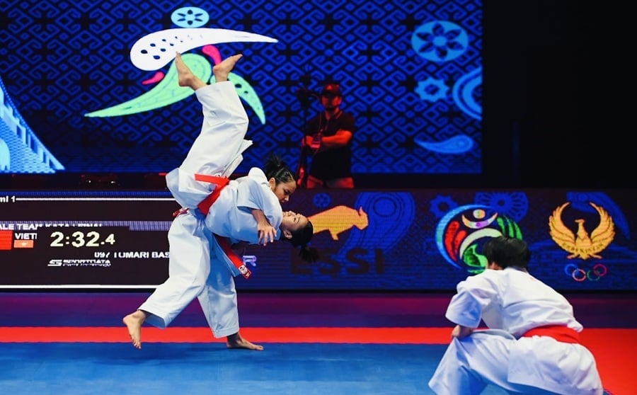 Đội tuyển karate nữ Việt Nam thi đấu tại giải châu Á 2025. Ảnh: AKF. Đội tuyển karate nữ Việt Nam thi đấu tại giải châu Á 2025. Ảnh: AKF.