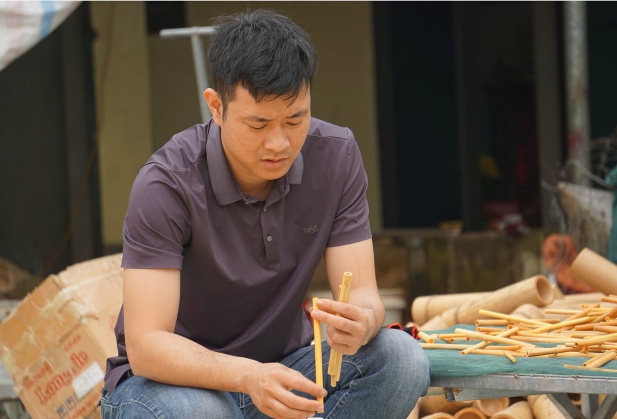 Chàng trai trẻ Trịnh Đình Toàn thành công trong việc đưa các sản phẩm làm từ tre ra thế giới. Ảnh: QT. Chàng trai trẻ Trịnh Đình Toàn thành công trong việc đưa các sản phẩm làm từ tre ra thế giới. Ảnh: QT.