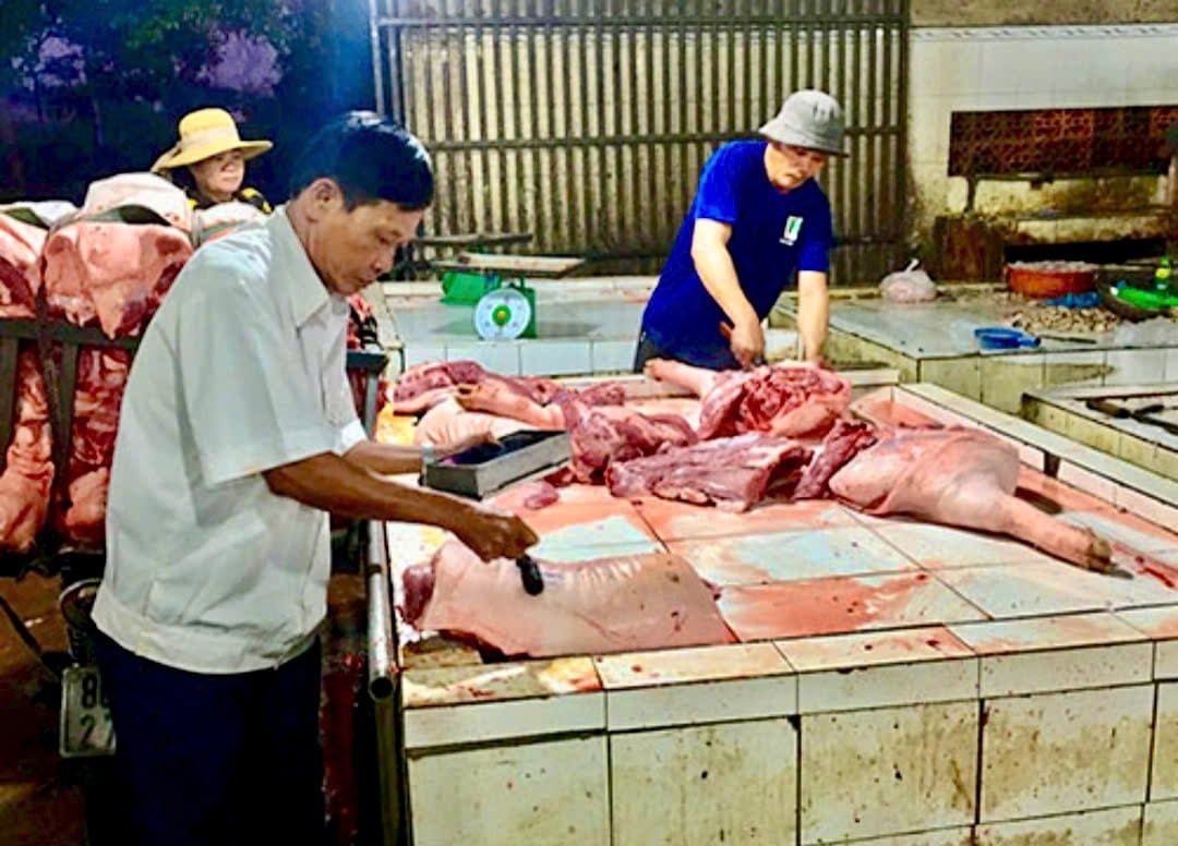 Hiện tỉnh Bình Thuận chủ yếu là cơ sở giết mổ nhỏ lẻ. Ảnh: KS.