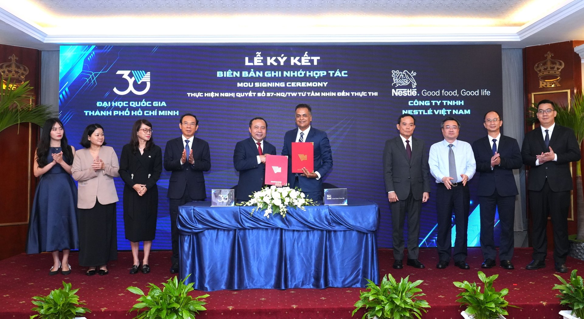 Nestlé Việt Nam và Đại học Quốc gia TP.HCM ký kết hợp tác thực thi mô hình '3 nhà'. Ảnh: Nestlé. Nestlé Việt Nam và Đại học Quốc gia TP.HCM ký kết hợp tác thực thi mô hình '3 nhà'. Ảnh: Nestlé.