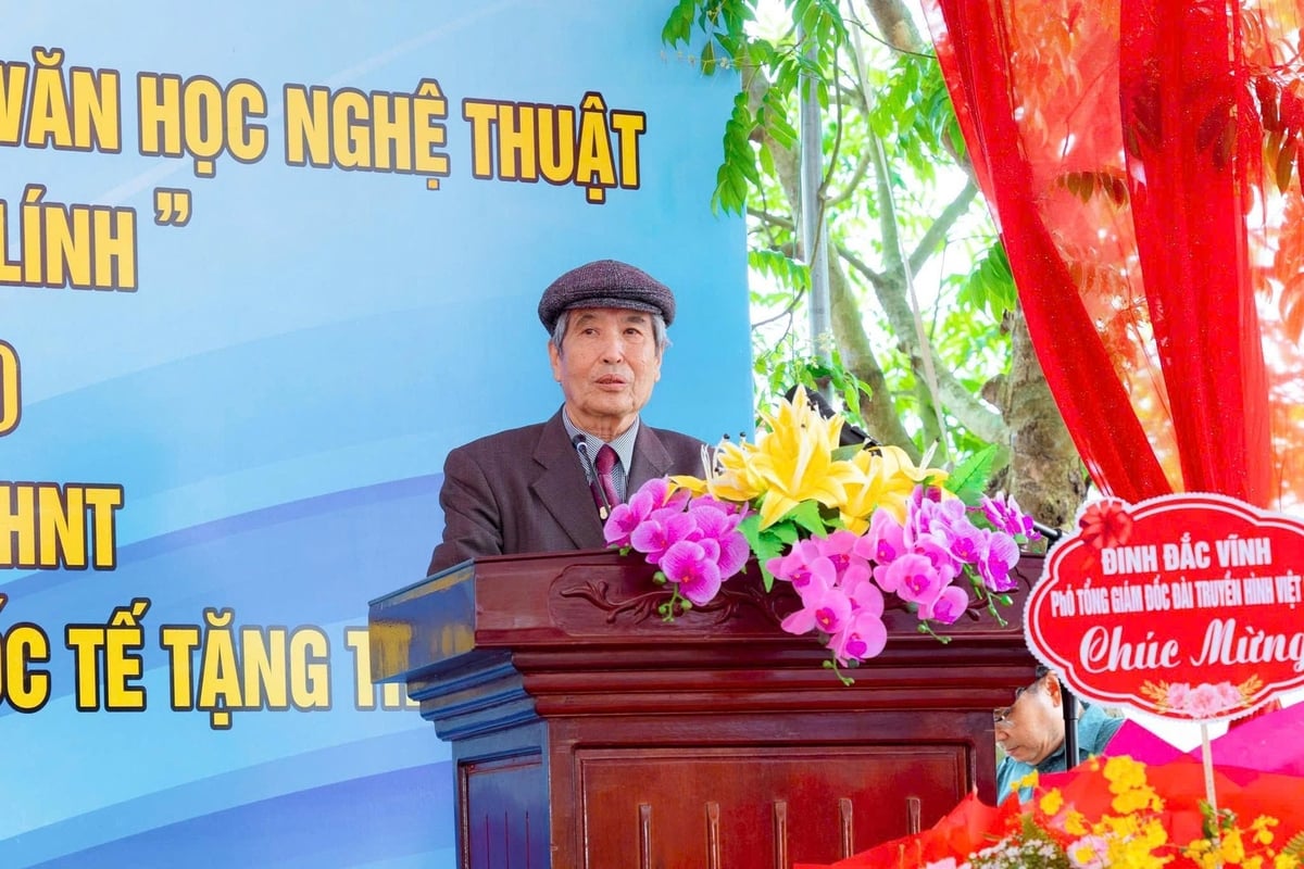 'Tôi coi mình mang nợ với đồng đội, với những người đã khuất, với những phận người bị lãng quên', nhà văn Minh Chuyên chia sẻ.