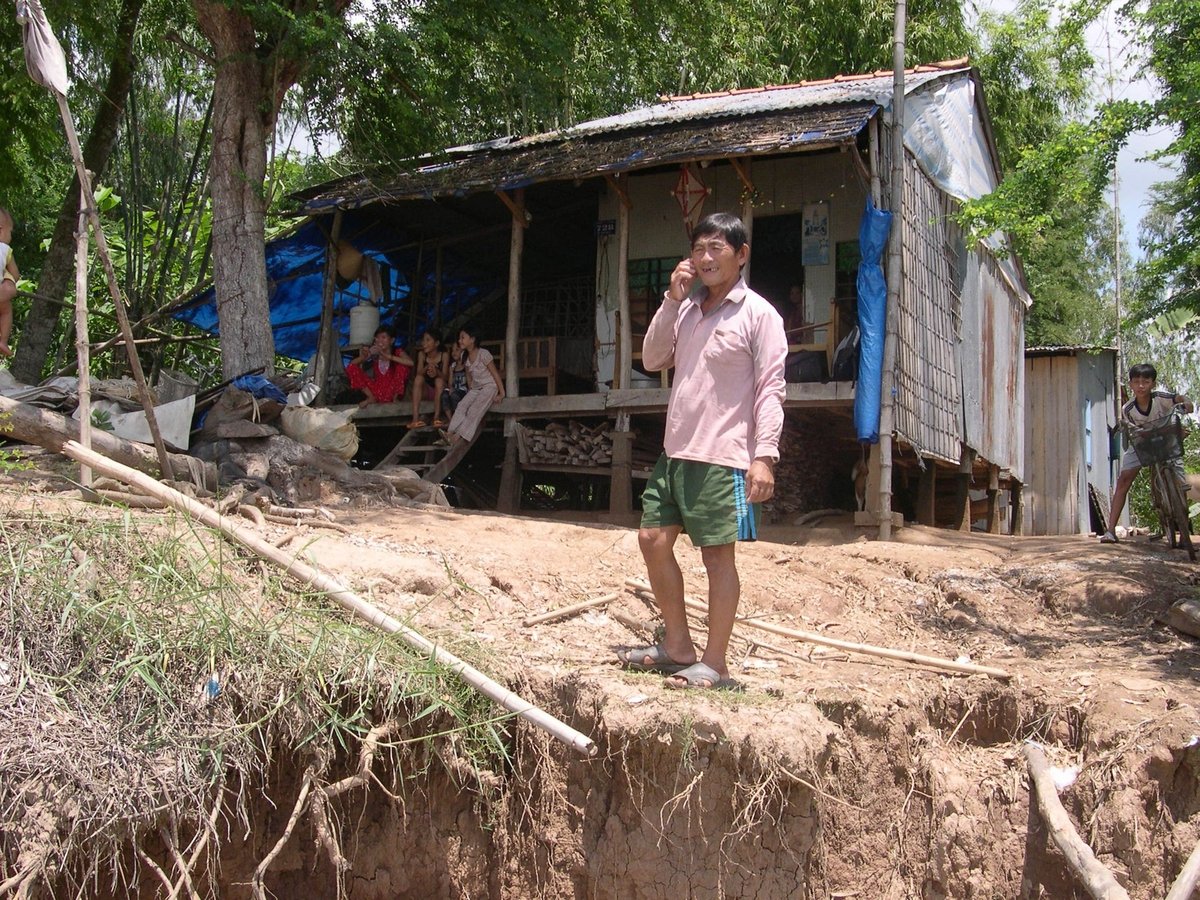 Từ đầu năm đến nay, An Giang đã ghi nhận 13 vụ sạt lở bờ sông, kênh rạch với tổng chiều dài gần 640m. Ảnh: Lê Hoàng Vũ. Từ đầu năm đến nay, An Giang đã ghi nhận 13 vụ sạt lở bờ sông, kênh rạch với tổng chiều dài gần 640m. Ảnh: Lê Hoàng Vũ.
