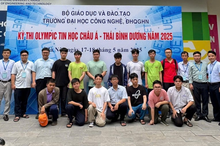 Đội tuyển quốc gia Việt Nam tham dự Kỳ thi Olympic Tin học Châu Á (APIO) năm 2025. Ảnh: Bộ GDĐT. Đội tuyển quốc gia Việt Nam tham dự Kỳ thi Olympic Tin học Châu Á (APIO) năm 2025. Ảnh: Bộ GDĐT.
