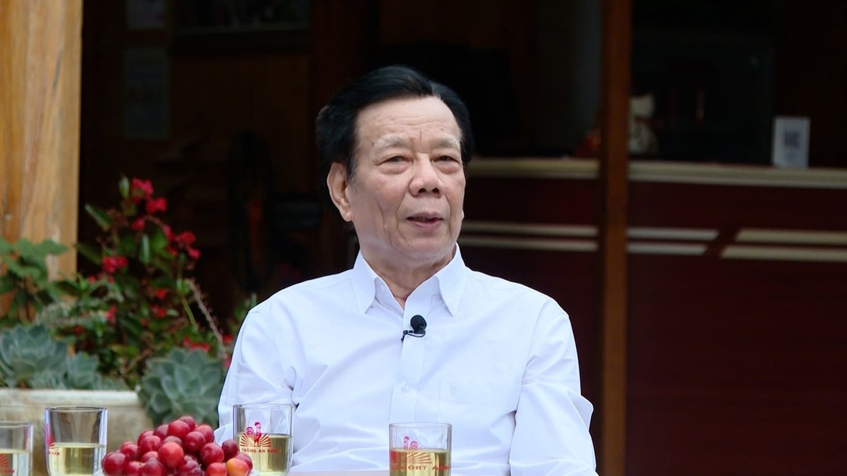 GS.TS Vũ Mạnh Hải chia sẻ về vấn đề phát triển cây ăn quả trên đất dốc trong bối cảnh mới. Ảnh: Duy Học