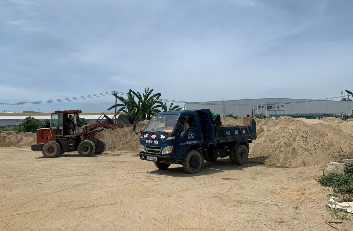 Giá cát xây dựng tại Đà Nẵng đã tăng từ khoảng 300.000 đồng/m³ lên đến 700.000 đồng trong tháng 5. Ảnh: Lan Anh.