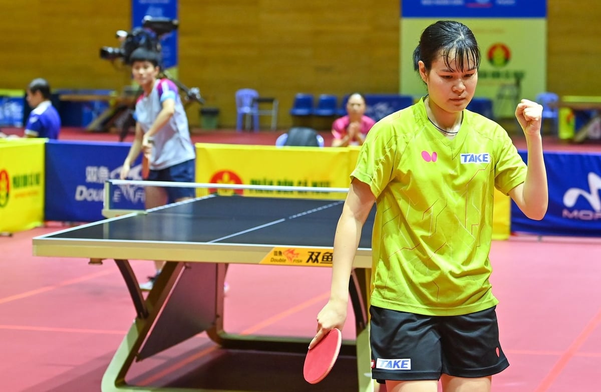 Tay vợt Nguyễn Thị Nga lần thứ hai vô địch đơn nữ quốc gia. Ảnh: Duy Linh. Tay vợt Nguyễn Thị Nga lần thứ hai vô địch đơn nữ quốc gia. Ảnh: Duy Linh.