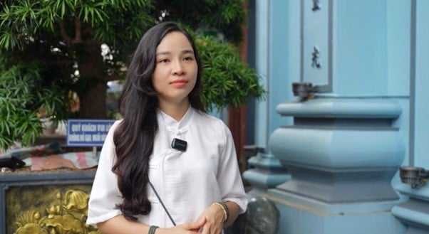 Chị Trần Ý Nhi chia sẻ cảm xúc đặc biệt mỗi khi hành hương về đền Bắc Lệ. Ảnh: Thảo Phương. 