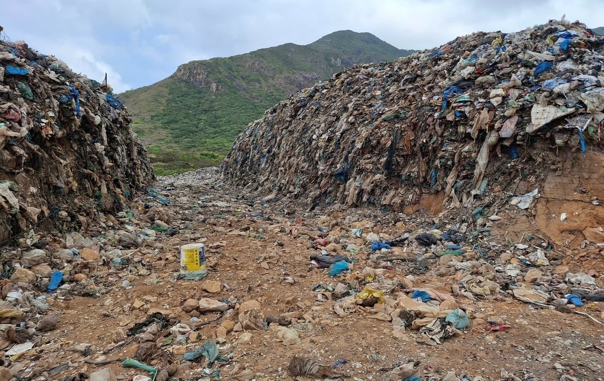 Plastic waste poses a serious threat to the environment, ecosystems, and human health. Photo: Yen Thi.