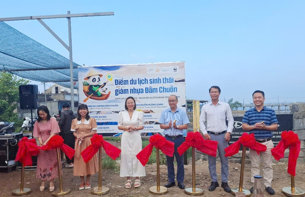 Ra mắt điểm đến sinh thái giảm nhựa tại Đầm Chuồn. Ảnh: Văn Dinh. Ra mắt điểm đến sinh thái giảm nhựa tại Đầm Chuồn. Ảnh: Văn Dinh.