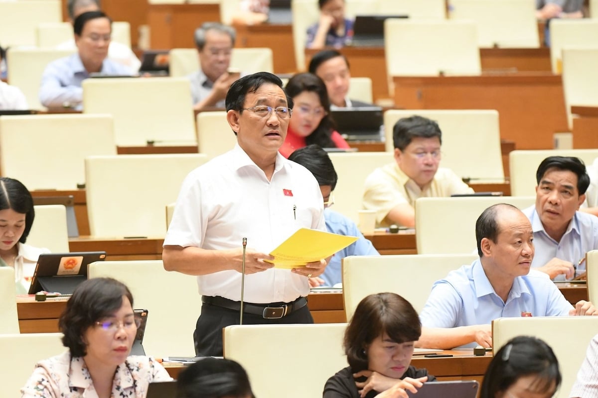 ĐBQH Trần Quốc Tuấn (Trà Vinh) phát biểu. Ảnh: Quochoi.vn. ĐBQH Trần Quốc Tuấn (Trà Vinh) phát biểu. Ảnh: Quochoi.vn.