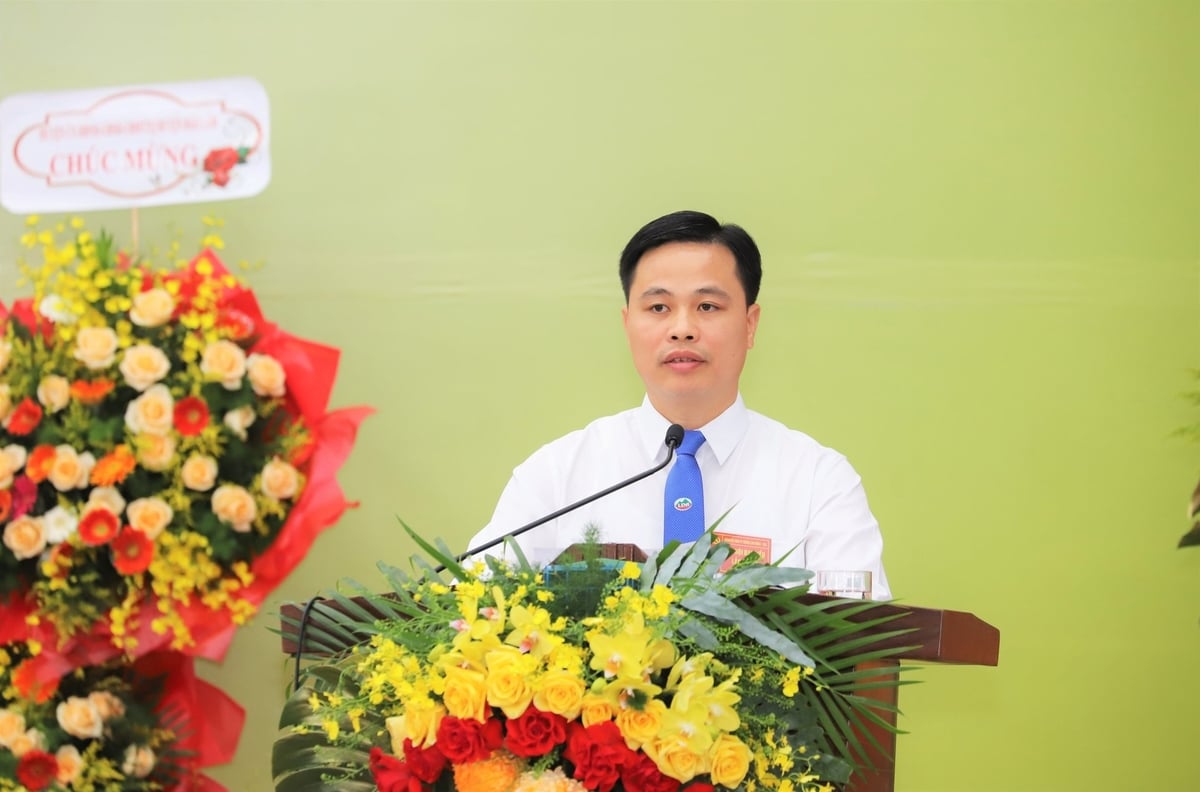Ông Nguyễn Văn Phòng - Bí thư Đảng ủy, Giám đốc Công ty Nhôm Lâm Đồng phát biểu khai mạc. Ảnh: Lâm Đồng. Ông Nguyễn Văn Phòng - Bí thư Đảng ủy, Giám đốc Công ty Nhôm Lâm Đồng phát biểu khai mạc. Ảnh: Lâm Đồng.