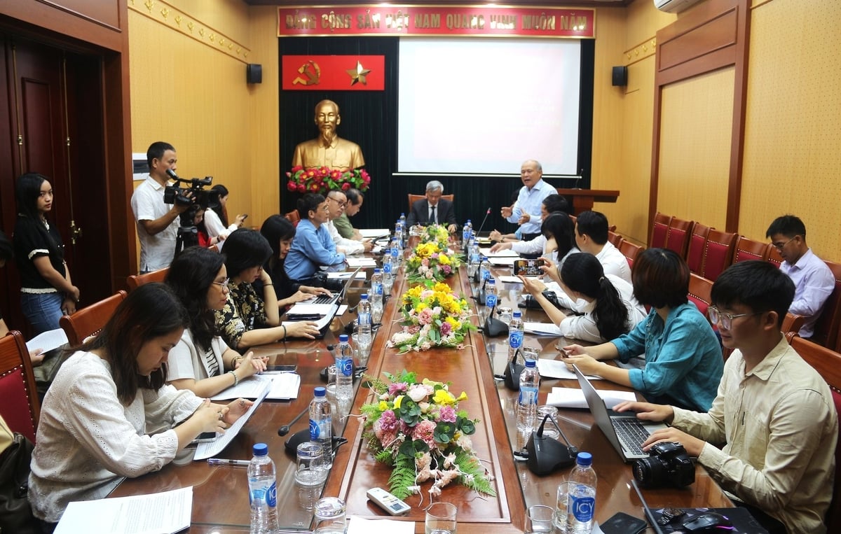 Chương trình gặp mặt báo chí thông tin về công tác tuyên truyền những sự kiện của Hội Người cao tuổi Việt Nam trong thời gian tới. Ảnh: Phạm Hiếu. Chương trình gặp mặt báo chí thông tin về công tác tuyên truyền những sự kiện của Hội Người cao tuổi Việt Nam trong thời gian tới. Ảnh: Phạm Hiếu.