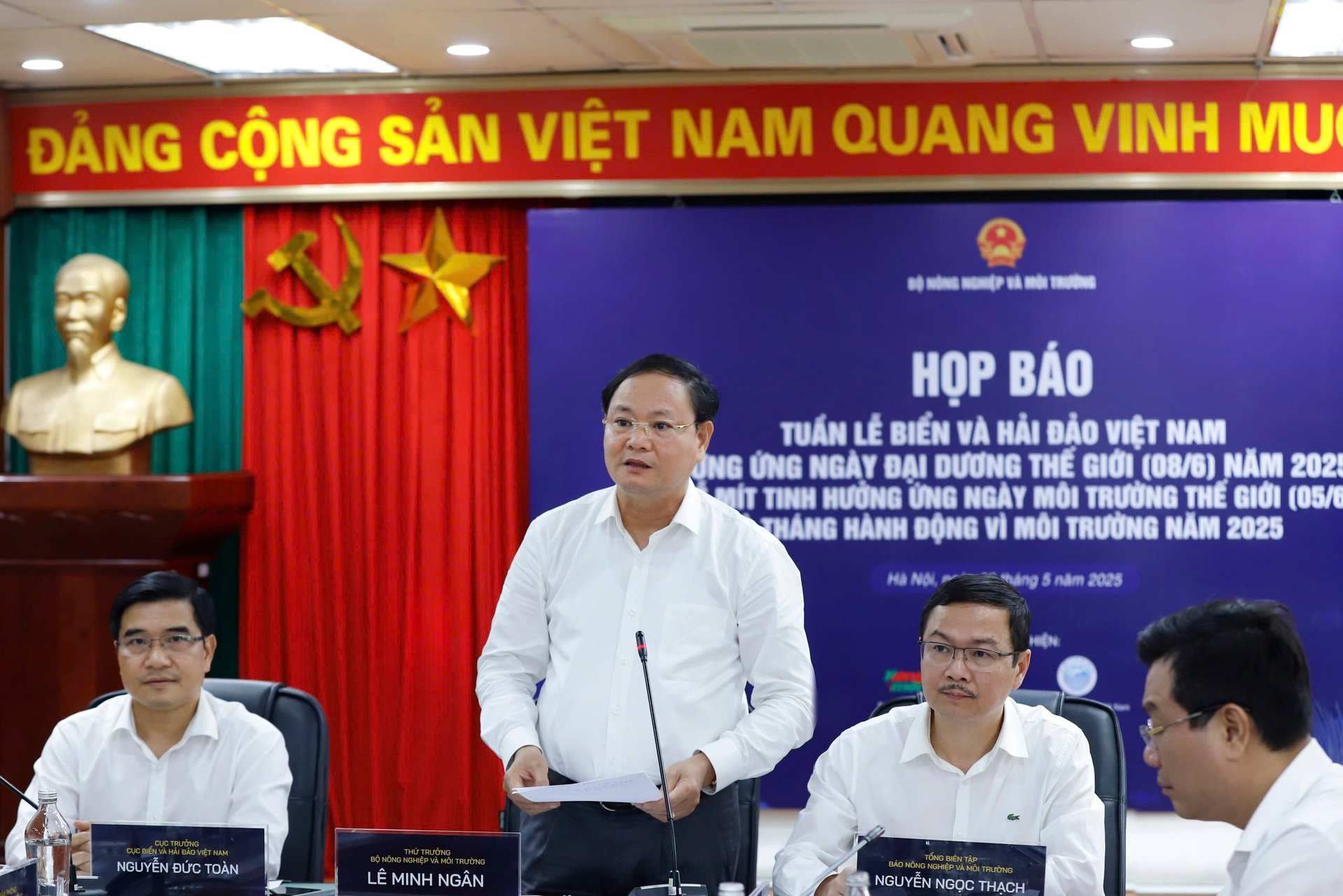 khong-the-phat-trien-neu-xem-nhe-moi-truong-va-dai-duong-174145_996