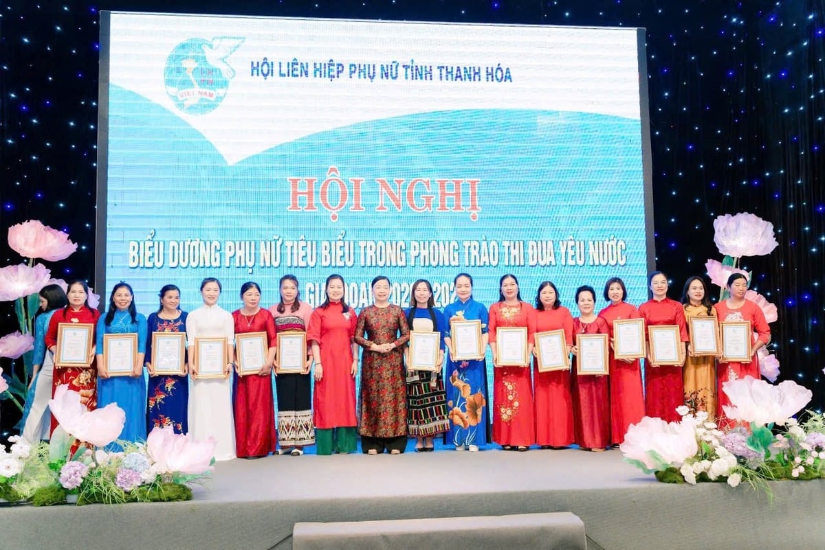 Chị Lương Thị Lực vừa được Hội Liên hiệp Phụ nữ tỉnh Thanh Hóa chứng nhận đạt danh hiệu Phụ nữ làm kinh tế giỏi tiêu biểu giai đoạn 2020 - 2025. Ảnh: Nhân vật cung cấp. Chị Lương Thị Lực vừa được Hội Liên hiệp Phụ nữ tỉnh Thanh Hóa chứng nhận đạt danh hiệu Phụ nữ làm kinh tế giỏi tiêu biểu giai đoạn 2020 - 2025. Ảnh: Nhân vật cung cấp.