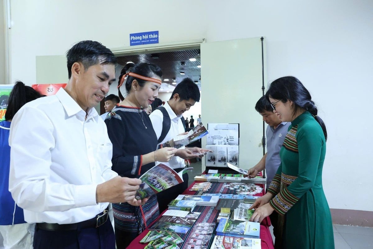 Giới thiệu các điểm đến, các chính sách ưu đãi trong chương trình kích cầu du lịch. Ảnh: Tuấn Trần. Giới thiệu các điểm đến, các chính sách ưu đãi trong chương trình kích cầu du lịch. Ảnh: Tuấn Trần.