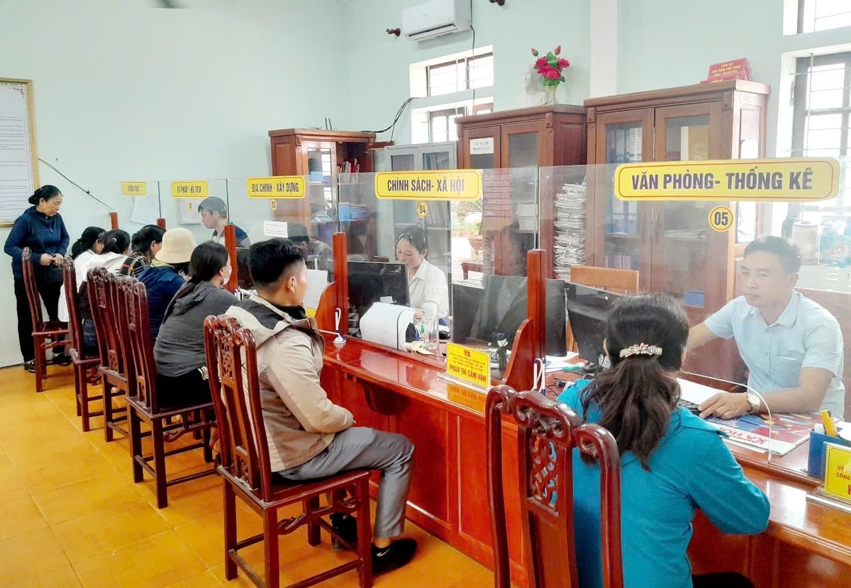 Nghệ An khuyến khích các cơ quan, đơn vị tinh giản 20% biên chế ngay trong năm 2025 và 2026. Ảnh: Hữu Tình. Nghệ An khuyến khích các cơ quan, đơn vị tinh giản 20% biên chế ngay trong năm 2025 và 2026. Ảnh: Hữu Tình.