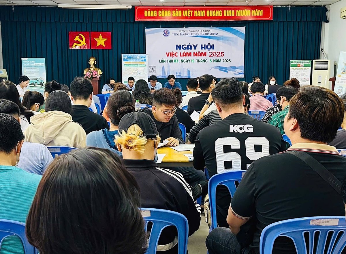 Không chỉ được nhận trợ cấp thất nghiệp, người lao động còn được tư vấn học nghề, kết nối việc làm. Ảnh: Nguyễn Thủy. Không chỉ được nhận trợ cấp thất nghiệp, người lao động còn được tư vấn học nghề, kết nối việc làm. Ảnh: Nguyễn Thủy.