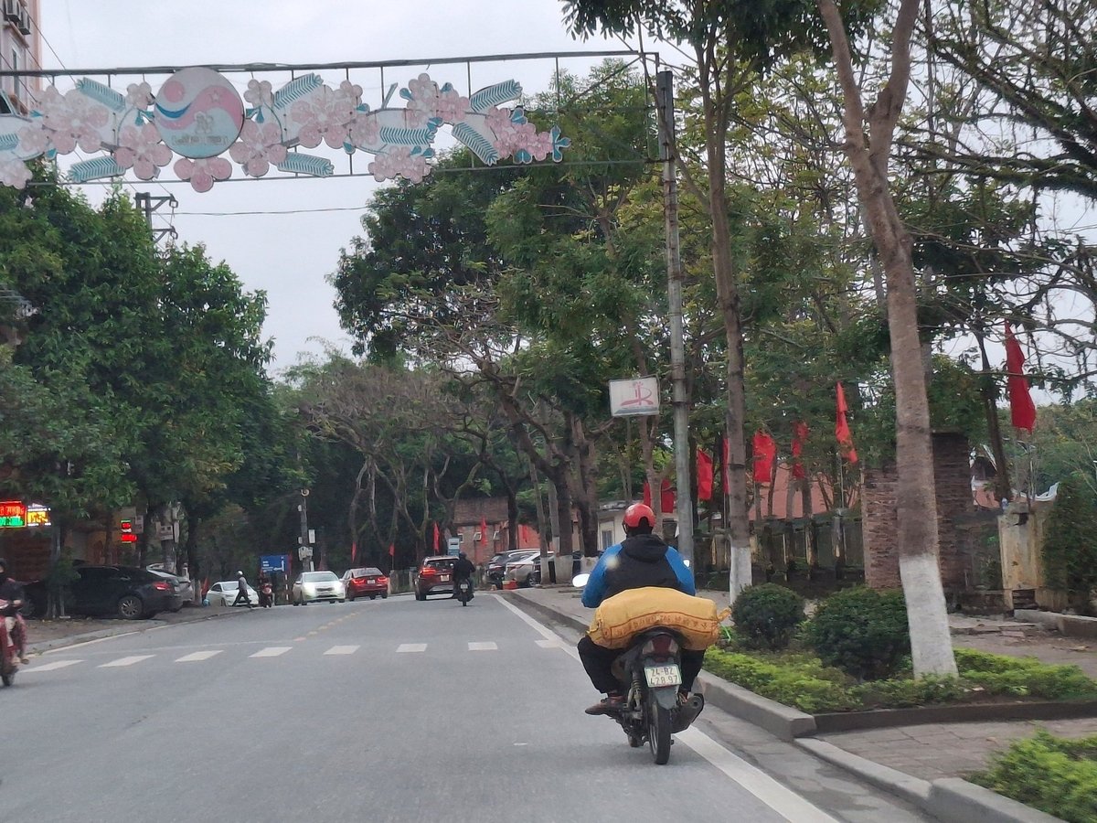 Lạp xưởng đông lạnh công khai vận chuyển đi tiêu thụ. Ảnh: HK Lạp xưởng đông lạnh công khai vận chuyển đi tiêu thụ. Ảnh: HK