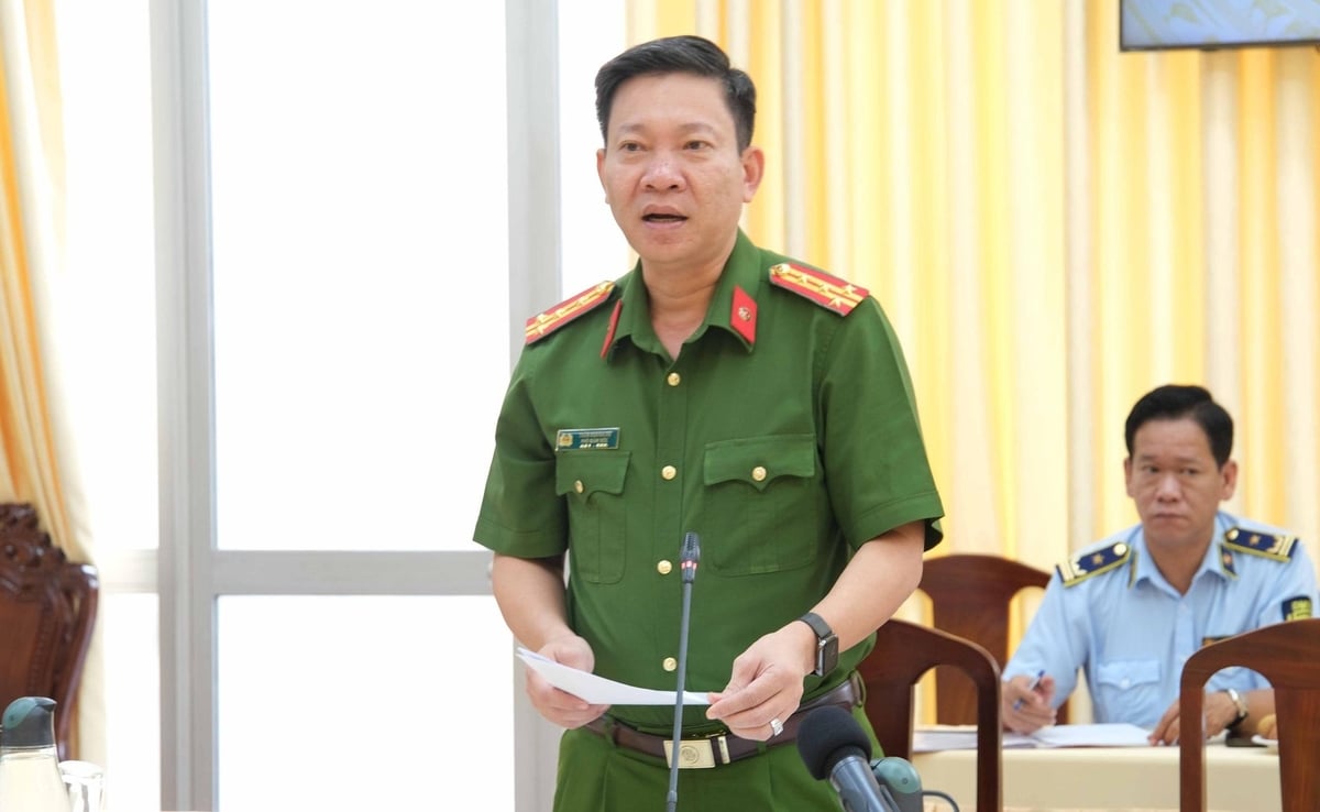 Đại tá Trần Hoàng Độ - Phó Giám đốc Công an TP Cần Thơ thông tin về vụ việc phát hiện cơ sở chế biến trái cây xuất khẩu sử dụng hóa chất 'lạ'. Ảnh: TL. Đại tá Trần Hoàng Độ - Phó Giám đốc Công an TP Cần Thơ thông tin về vụ việc phát hiện cơ sở chế biến trái cây xuất khẩu sử dụng hóa chất 'lạ'. Ảnh: TL.