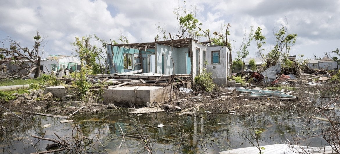 Cảnh tượng hoang tàn sau cơn bão Irma tấn công Antigua và Barbuda ở vùng Caribe vào năm 2017. Ảnh: Liên hợp quốc. Cảnh tượng hoang tàn sau cơn bão Irma tấn công Antigua và Barbuda ở vùng Caribe vào năm 2017. Ảnh: Liên hợp quốc.