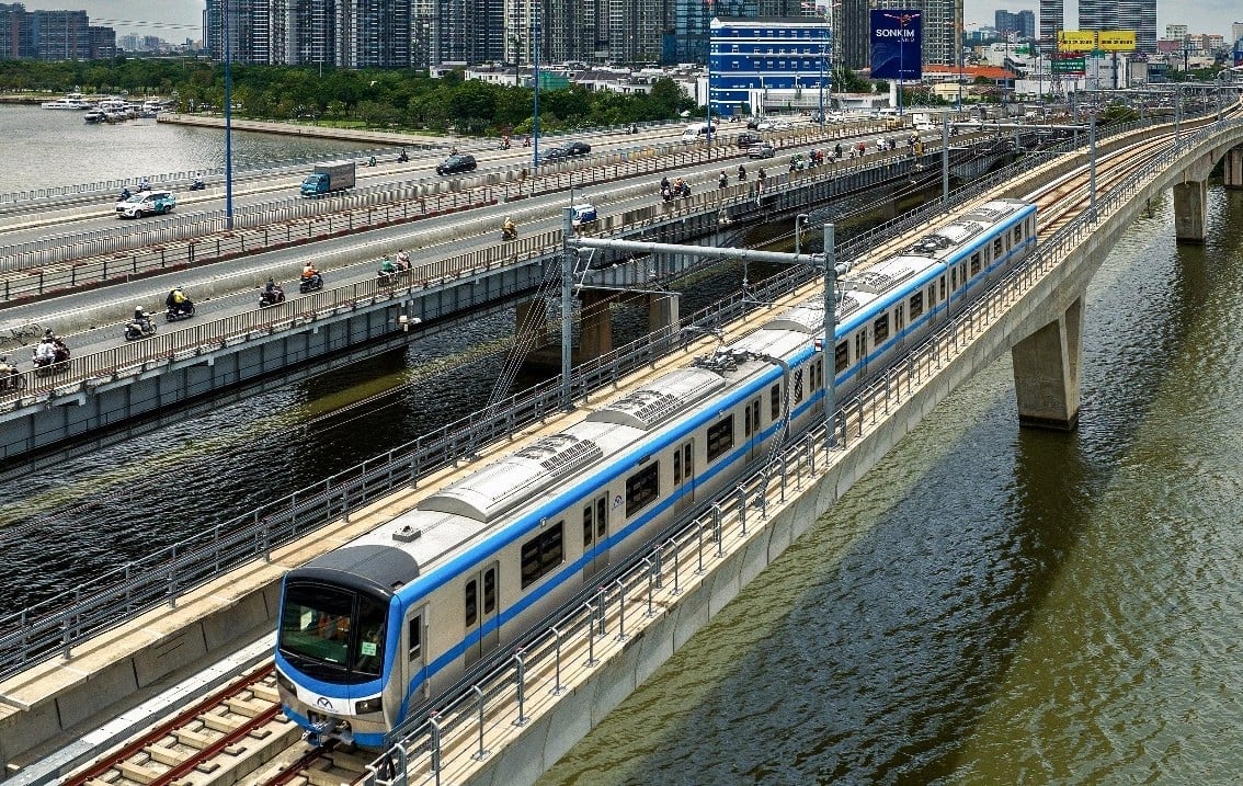 TP.HCM sẽ xây dựng 355 km đường sắt đô thị từ nay đến năm 2035. Ảnh: Hoàng Tuyết TP.HCM sẽ xây dựng 355 km đường sắt đô thị từ nay đến năm 2035. Ảnh: Hoàng Tuyết