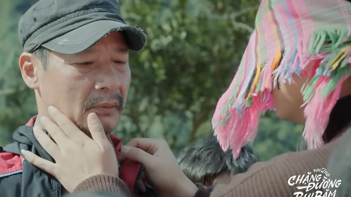 Và càng khó chịu khi Linh Đan kéo ông Nhân vào chơi cùng. Ảnh CMH Và càng khó chịu khi Linh Đan kéo ông Nhân vào chơi cùng. Ảnh CMH