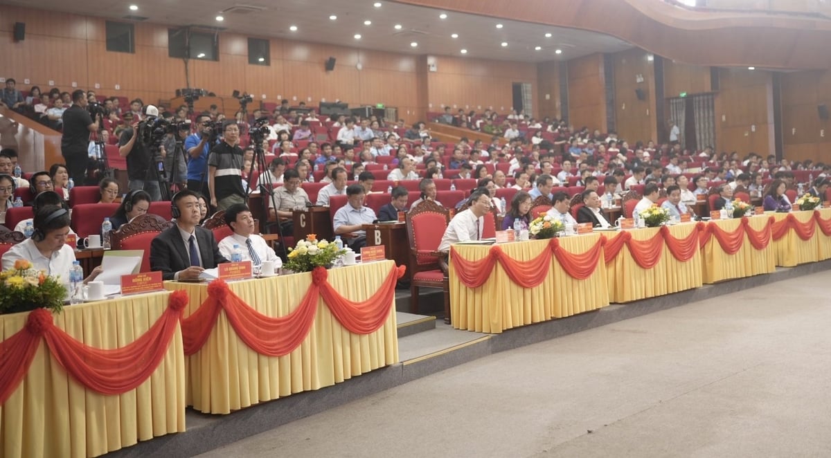 Sự kiện thu hút sự tham gia của đông đảo đại diện Bộ, ngành Trung ương, các địa phương, tổ chức quốc tế, doanh nghiệp trong và ngoài nước. Đây cũng là dịp quan trọng nhằm kết nối sản xuất, tiêu thụ nông sản, đặc biệt là quả vải thiều - đặc sản nông nghiệp Việt Nam. Sự kiện thu hút sự tham gia của đông đảo đại diện Bộ, ngành Trung ương, các địa phương, tổ chức quốc tế, doanh nghiệp trong và ngoài nước. Đây cũng là dịp quan trọng nhằm kết nối sản xuất, tiêu thụ nông sản, đặc biệt là quả vải thiều - đặc sản nông nghiệp Việt Nam.