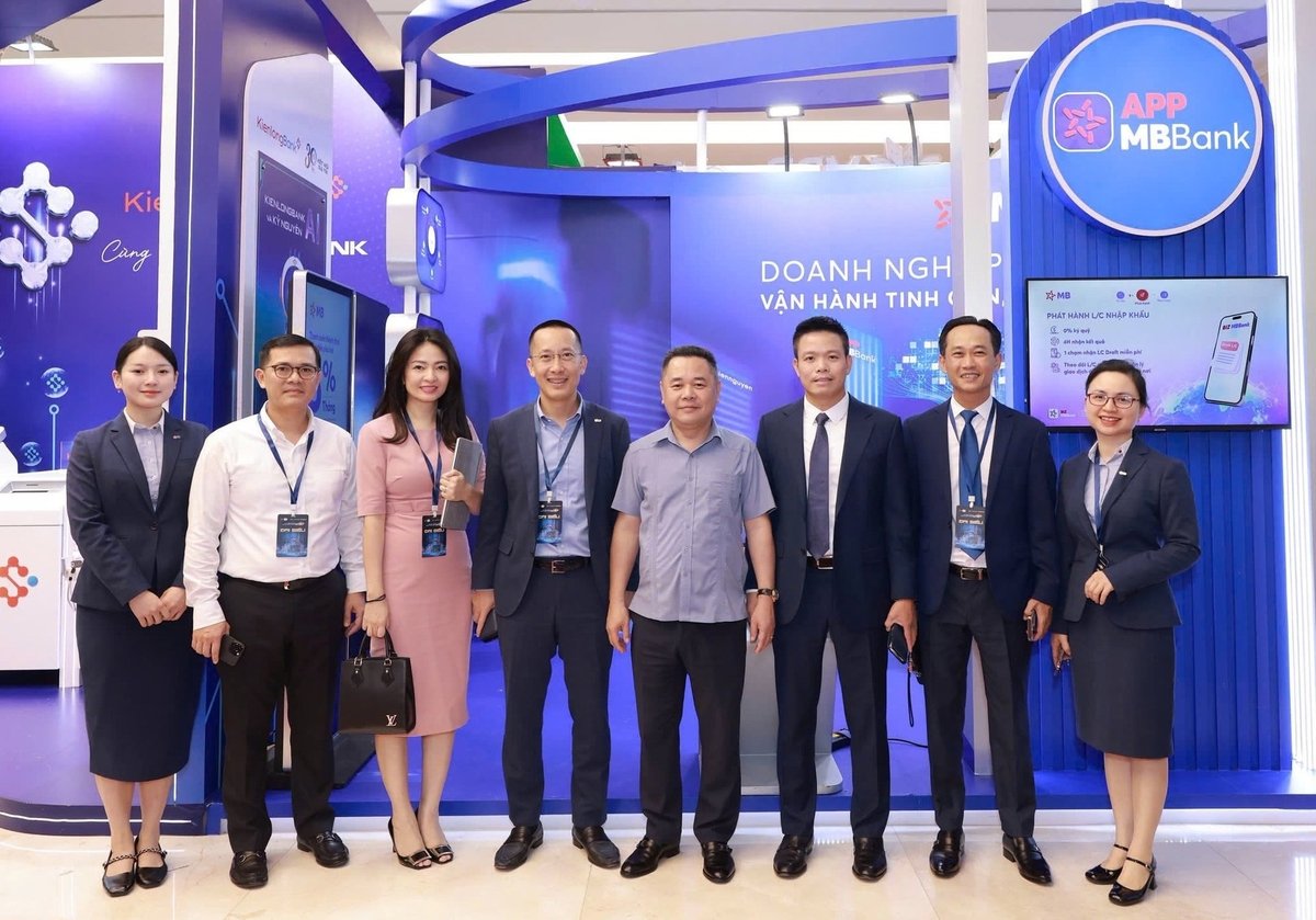 Đại diện MB đồng hành tại sự kiện ngày chuyển đổi số 2025. Ảnh: MB. Đại diện MB đồng hành tại sự kiện ngày chuyển đổi số 2025. Ảnh: MB.