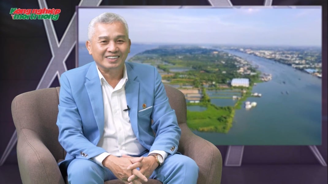 Dr. Tran Huu Hiep, Economic Expert of the Mekong Delta region, participated in the Viẹtnam Agriculture and Nature Newspaper's Talk Show. Photo: VAN.