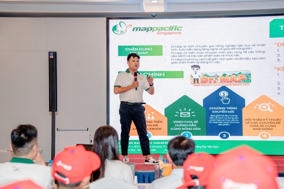 Ông Lê Xuân Biên, Giám đốc Marketing công ty Map Pacific Singapore, cho biết: chuỗi sự kiện DR.MAP tour là một chương trình được thiết kế riêng để đồng hành cùng nông dân trong hành trình canh tác nông nghiệp bền vững. Ảnh: Lê Hoàng Vũ. Ông Lê Xuân Biên, Giám đốc Marketing công ty Map Pacific Singapore, cho biết: chuỗi sự kiện DR.MAP tour là một chương trình được thiết kế riêng để đồng hành cùng nông dân trong hành trình canh tác nông nghiệp bền vững. Ảnh: Lê Hoàng Vũ.