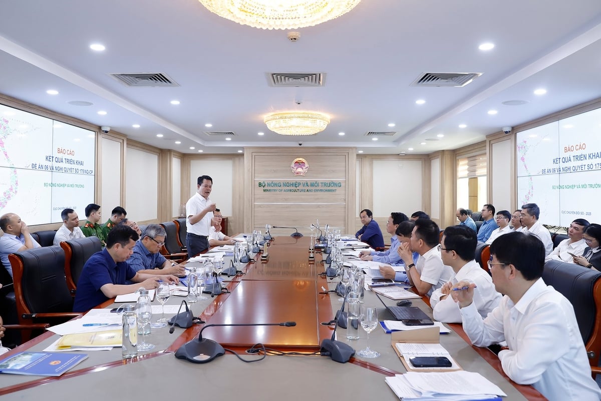 Đại tá Vũ Văn Tấn, Cục trưởng Cục Cảnh sát Quản lý hành chính về trật tự xã hội, phát biểu tại cuộc họp. Ảnh: Khương Trung. Đại tá Vũ Văn Tấn, Cục trưởng Cục Cảnh sát Quản lý hành chính về trật tự xã hội, phát biểu tại cuộc họp. Ảnh: Khương Trung.