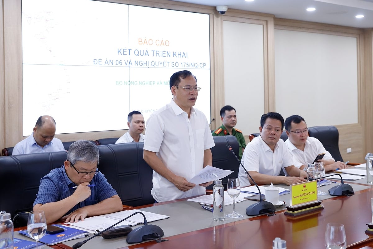 Trung tướng Nguyễn Văn Long, Thứ trưởng Bộ Công an, phát biểu về vai trò dữ liệu trong tiến trình chuyển đổi số quốc gia, đặc biệt với lĩnh vực nông nghiệp và môi trường. Ảnh: Khương Trung. Trung tướng Nguyễn Văn Long, Thứ trưởng Bộ Công an, phát biểu về vai trò dữ liệu trong tiến trình chuyển đổi số quốc gia, đặc biệt với lĩnh vực nông nghiệp và môi trường. Ảnh: Khương Trung.