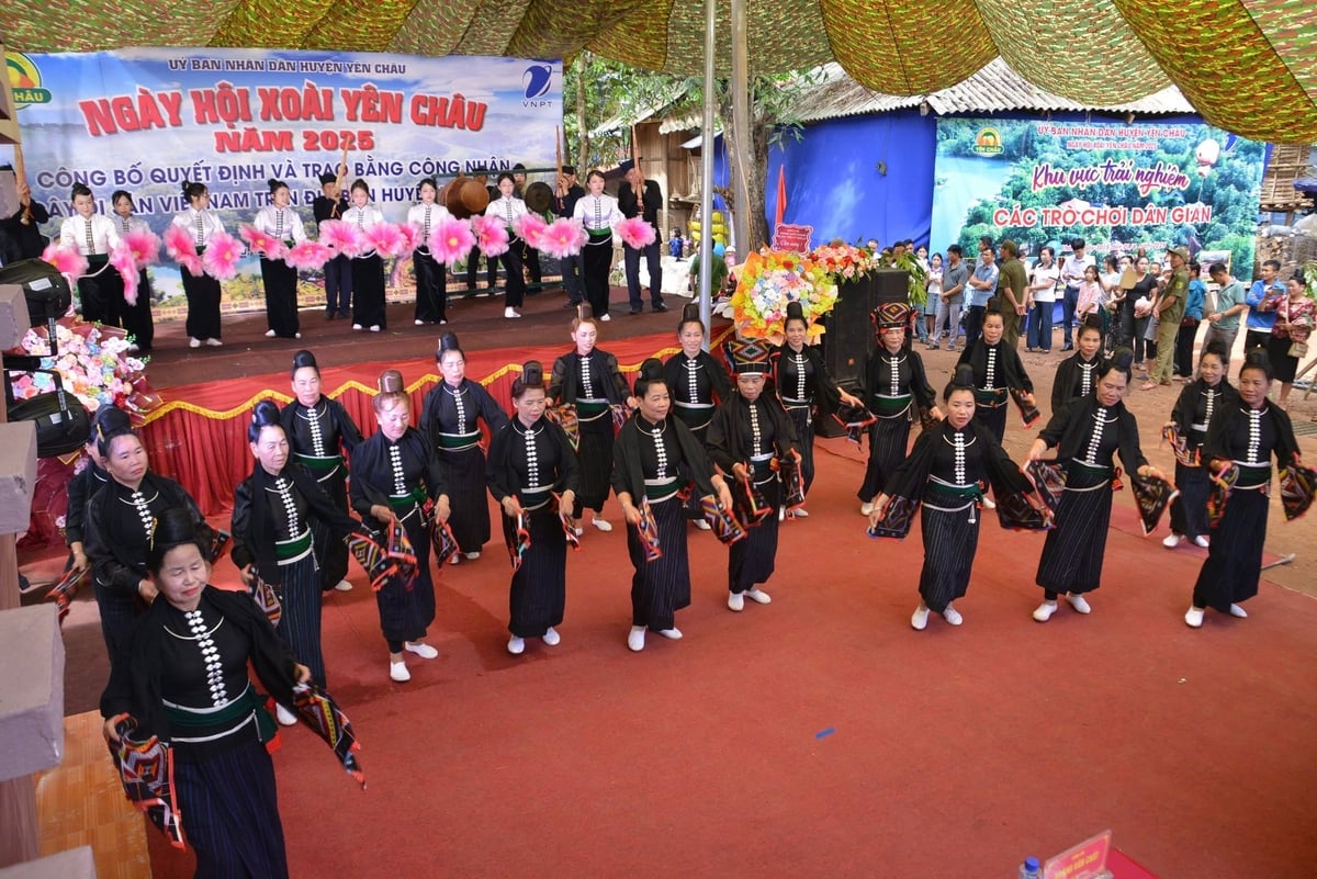 Ngày hội Xoài là hoạt động thường niên nhằm quảng bá thương hiệu Xoài Yên Châu và tôn vinh những người trồng xoài trên địa bàn huyện. Ảnh: Nguyễn Nga. Ngày hội Xoài là hoạt động thường niên nhằm quảng bá thương hiệu Xoài Yên Châu và tôn vinh những người trồng xoài trên địa bàn huyện. Ảnh: Nguyễn Nga.