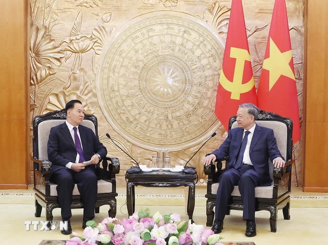 Tổng Bí thư Tô Lâm tiếp Bí thư Trung ương Đảng, Chánh Văn phòng Trung ương Đảng Nhân dân Cách mạng Lào Thongsalith Mangnomek. Ảnh: Thống Nhất/TTXVN. Tổng Bí thư Tô Lâm tiếp Bí thư Trung ương Đảng, Chánh Văn phòng Trung ương Đảng Nhân dân Cách mạng Lào Thongsalith Mangnomek. Ảnh: Thống Nhất/TTXVN.